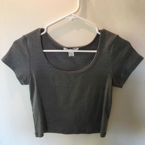 Cute plain grey crop top.